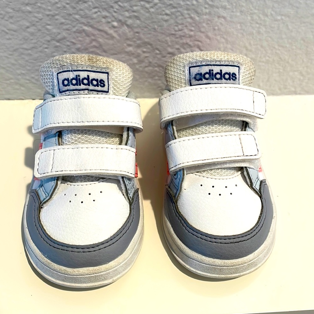 Adidas toddlers size 5 girls sneaker. White, grey, and pink.